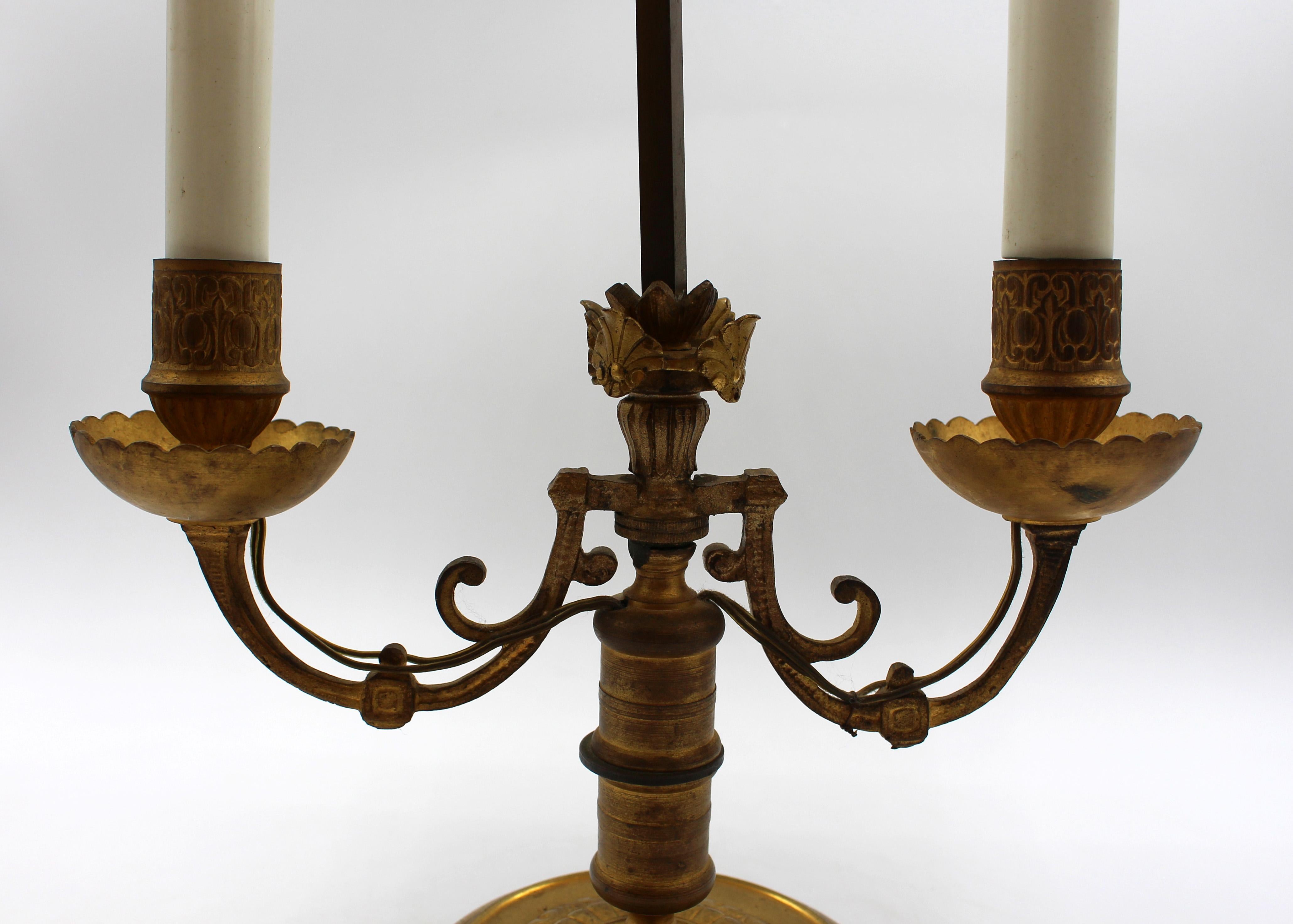 c. 1920s French Bronze Bouillotte Lamp In Good Condition For Sale In Chapel Hill, NC