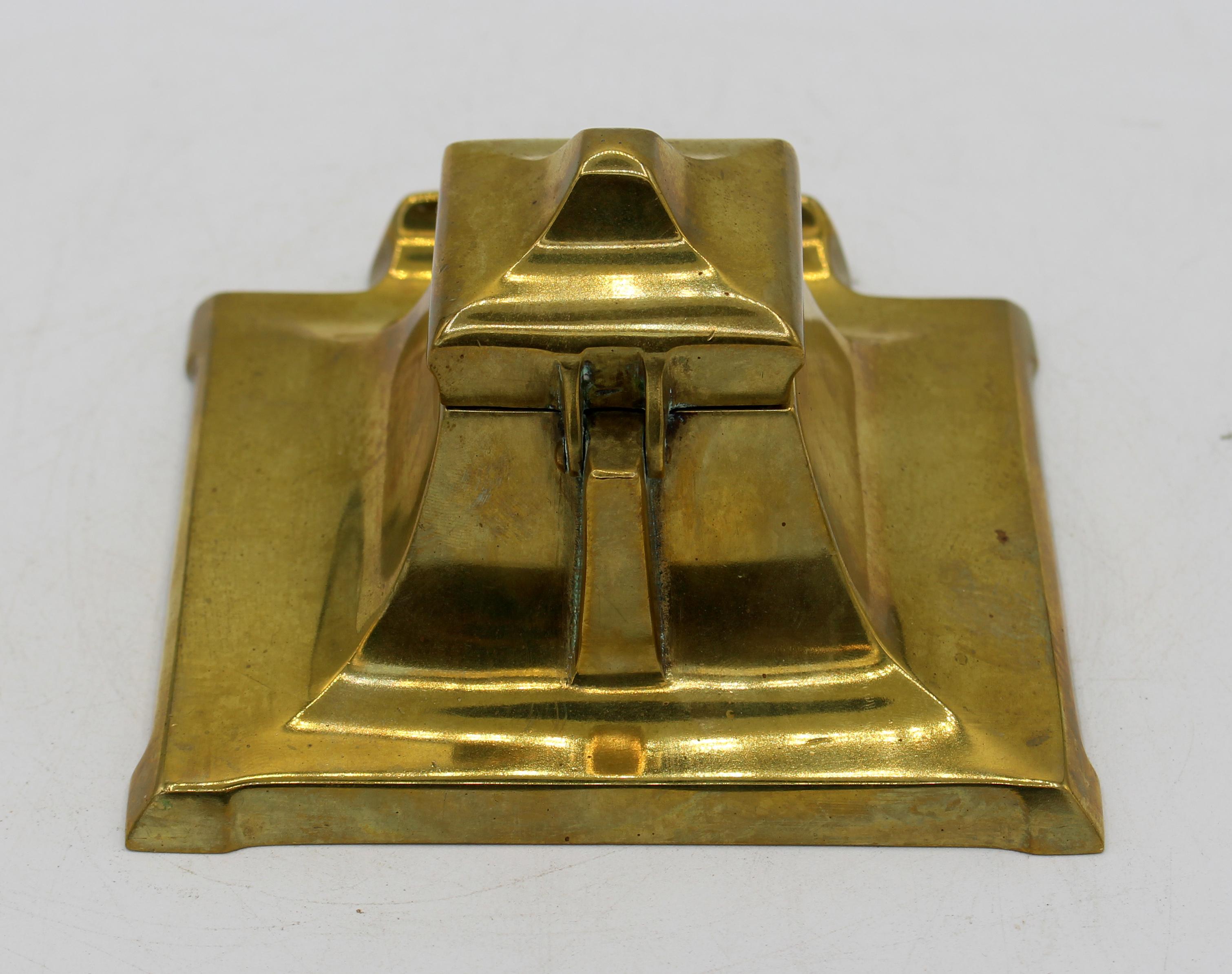 c. 1930 Tintero inglés Art Decó de latón Inglés en venta