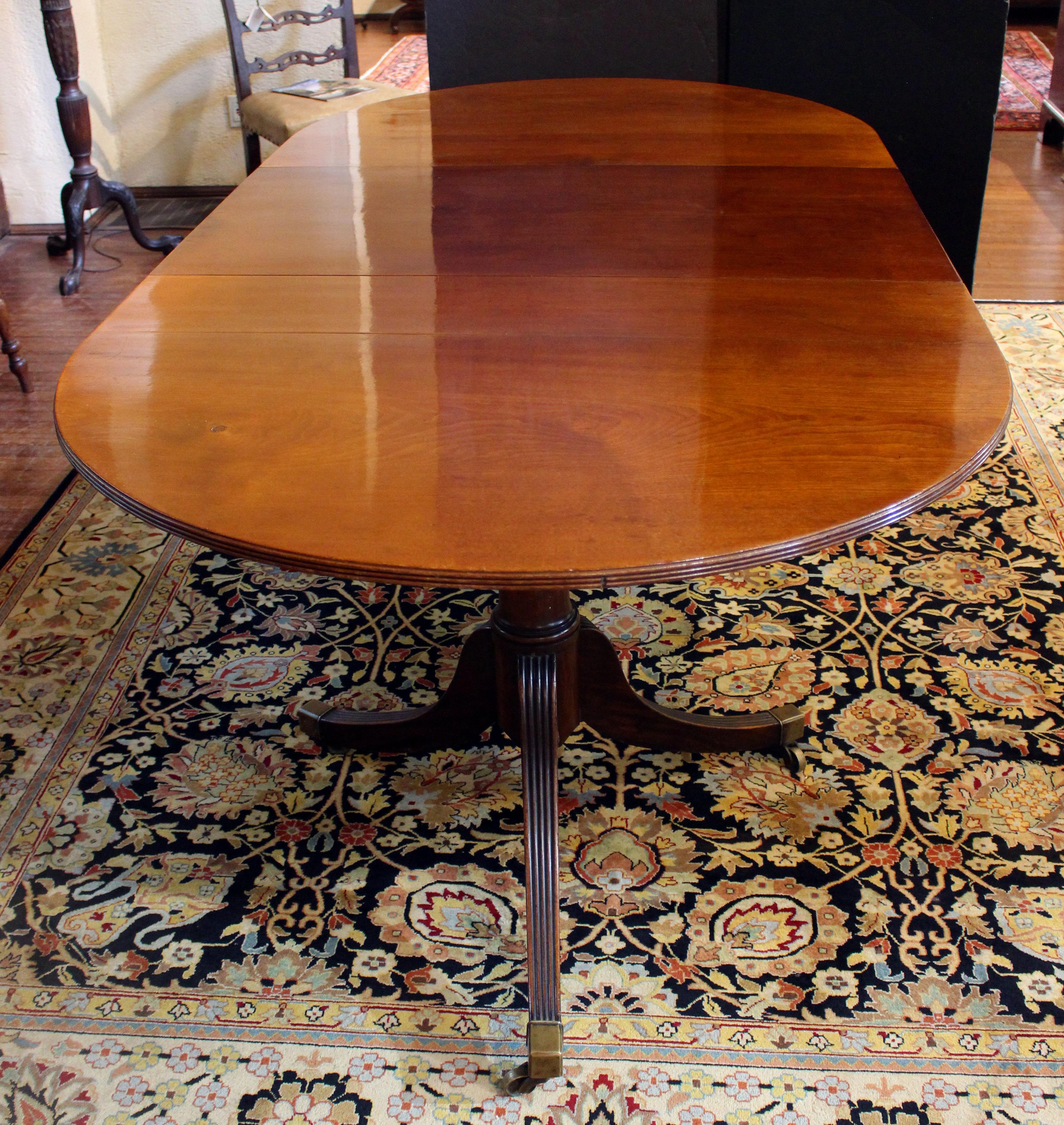 Anglais Table de salle à manger à double piédestal de style géorgien anglais vers 1930 en vente