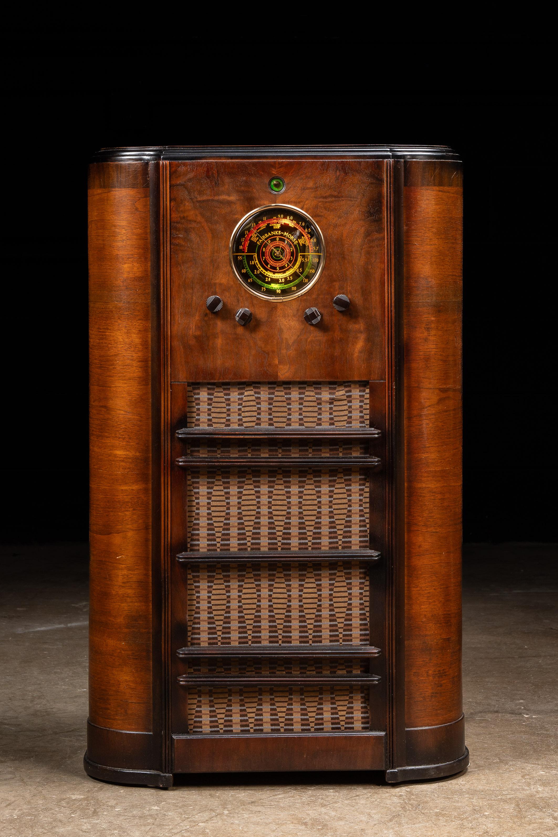 Art déco c. 1930 Model No. 6AC-1 Radio with Magic Eye by Fairbanks-Morse en vente
