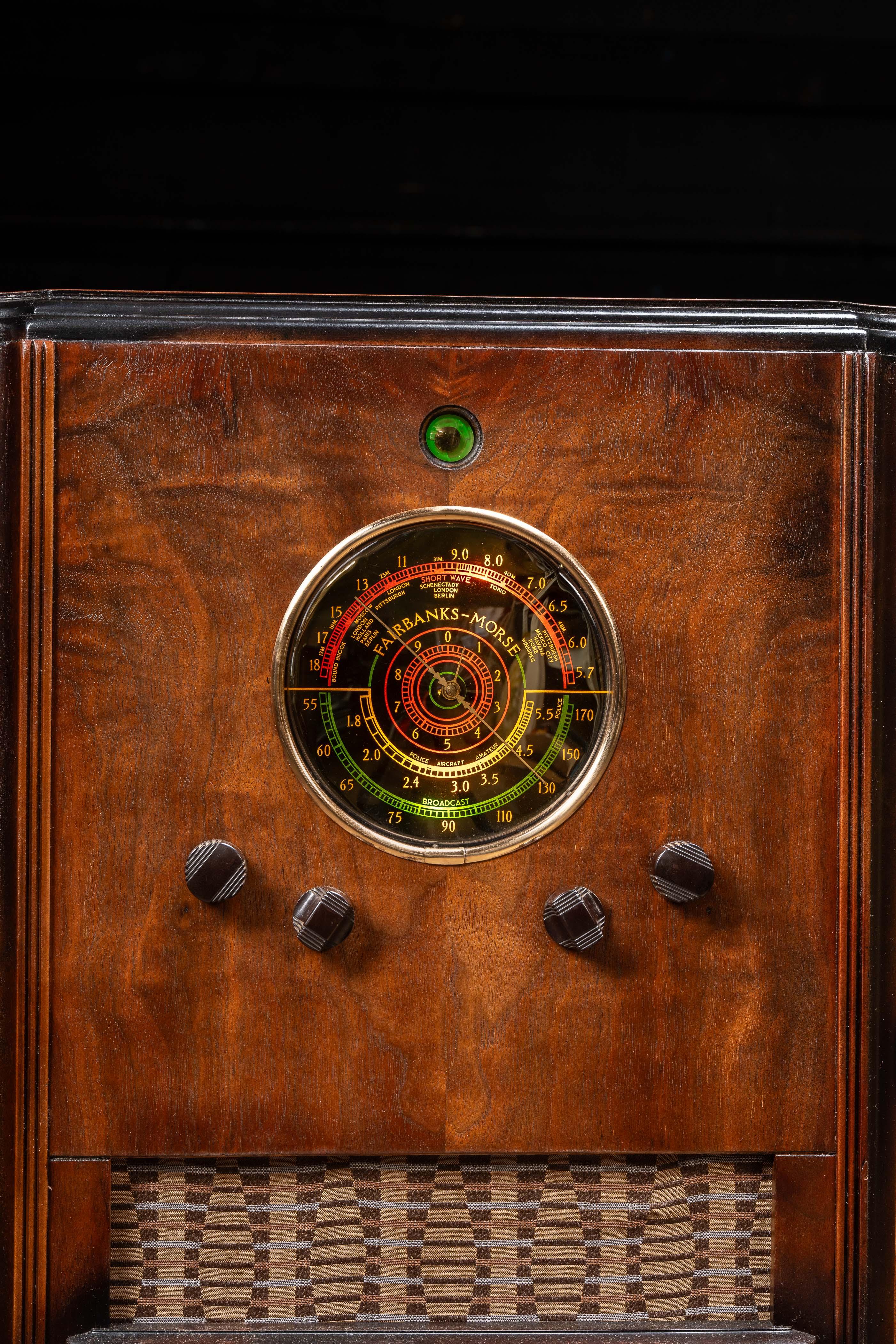 Américain c. 1930 Model No. 6AC-1 Radio with Magic Eye by Fairbanks-Morse en vente