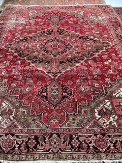 C. 1940 Heriz Hand-knotted Wool Rug, Mint Condition 9.3 x 11.4