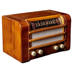 c. 1940 Restored L-630 Radio by General Electric Vintage c. 1940 Restored L-630 Radio by General Electric