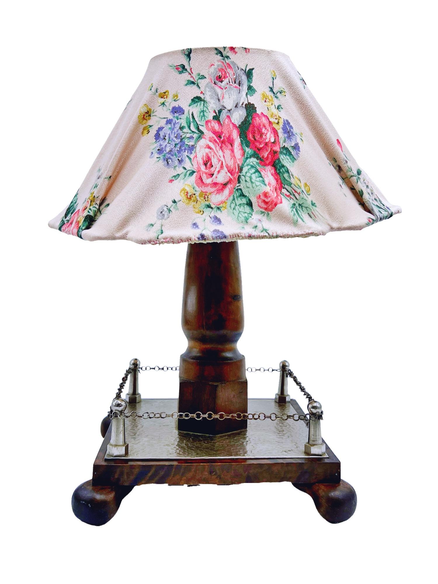 c. 1940s Arts & Crafts Hand-Crafted Table Lamp in Natural Birch - Unique Design en vente 5