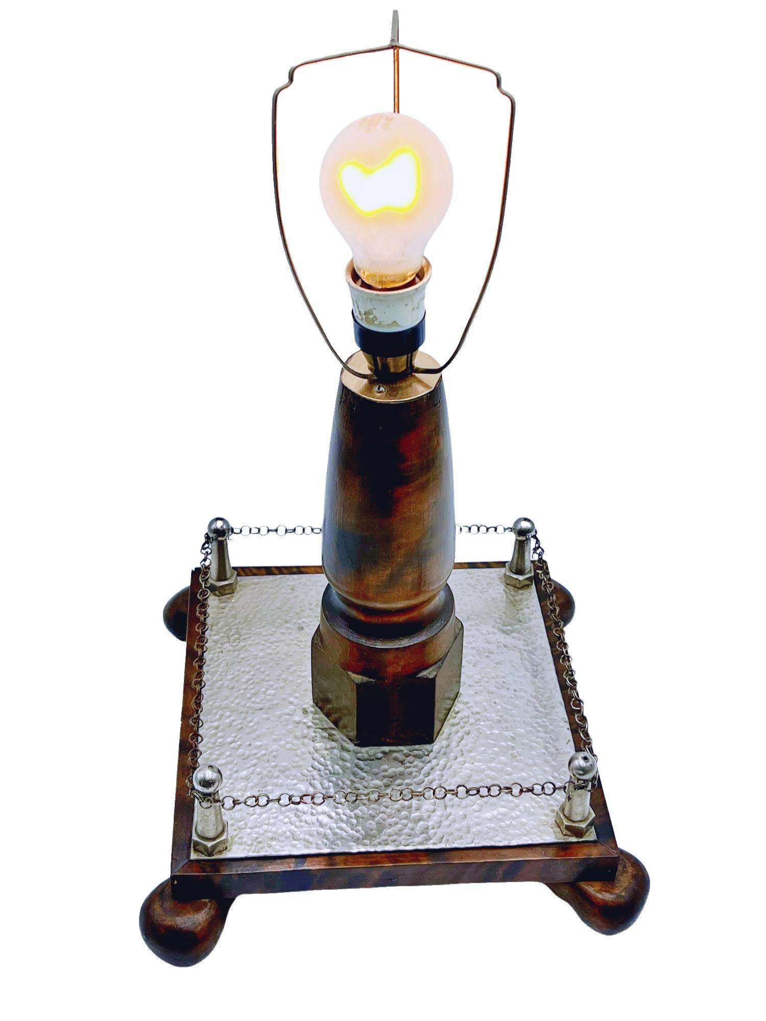 20ième siècle c. 1940s Arts & Crafts Hand-Crafted Table Lamp in Natural Birch - Unique Design en vente