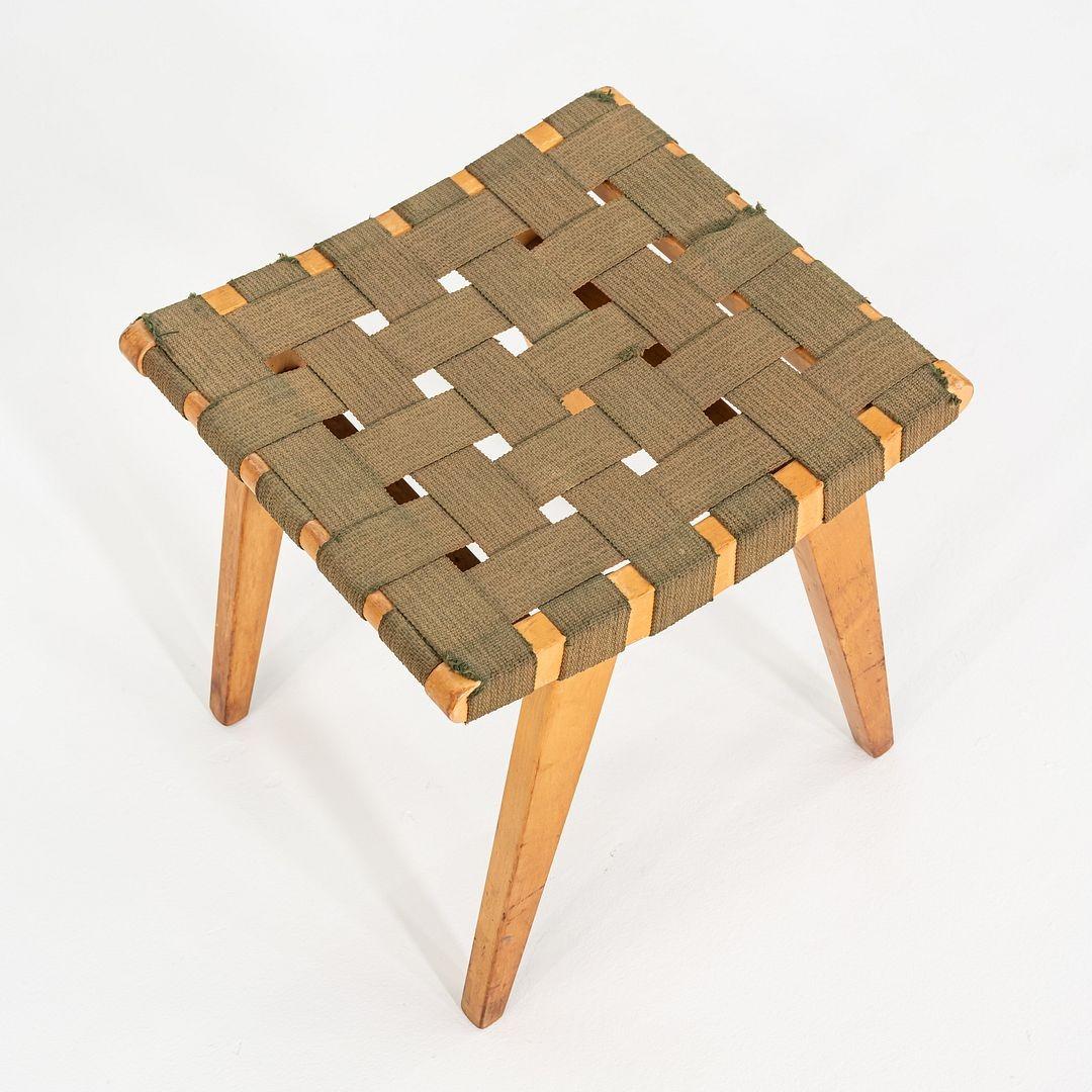 C. 1946 Jens Risom for Knoll Stool 667-W with Original Label For Sale 3