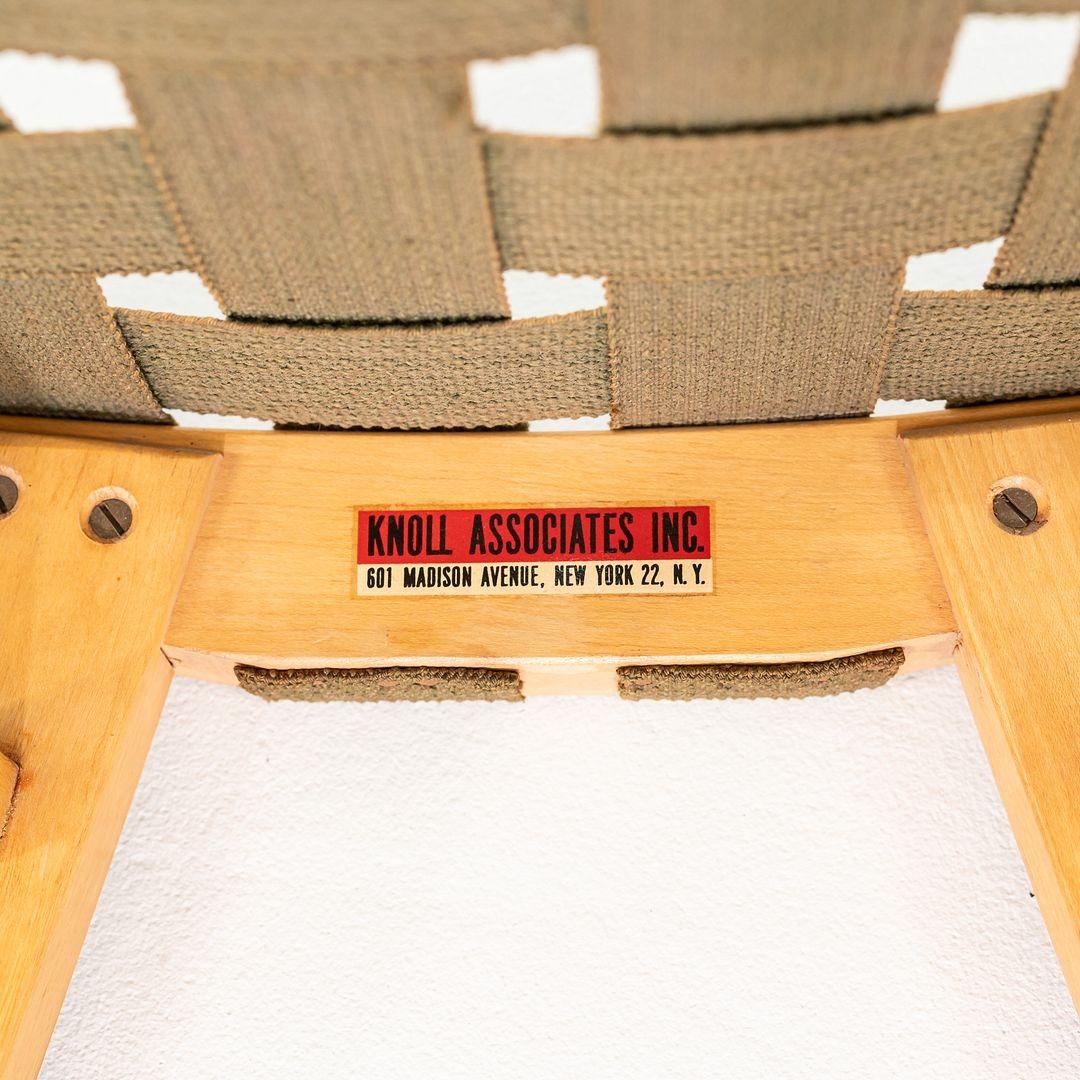 C. 1946 Jens Risom for Knoll Stool 667-W with Original Label For Sale 5
