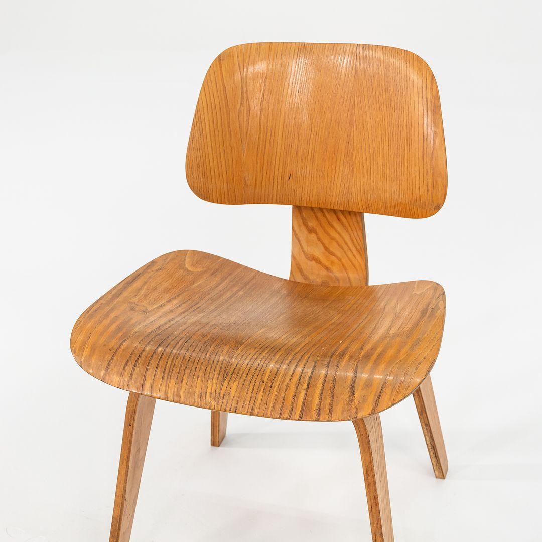 Americano C. 1948 Set di 4 sedie da pranzo Evans Herman Miller Eames DCW in frassino calico in vendita