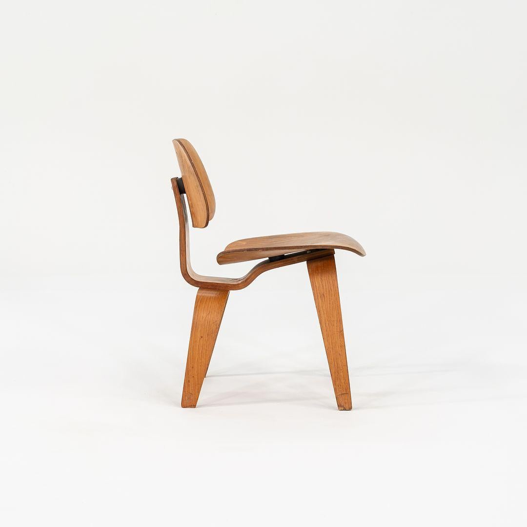 Metà XX secolo C. 1948 Set di 4 sedie da pranzo Evans Herman Miller Eames DCW in frassino calico in vendita