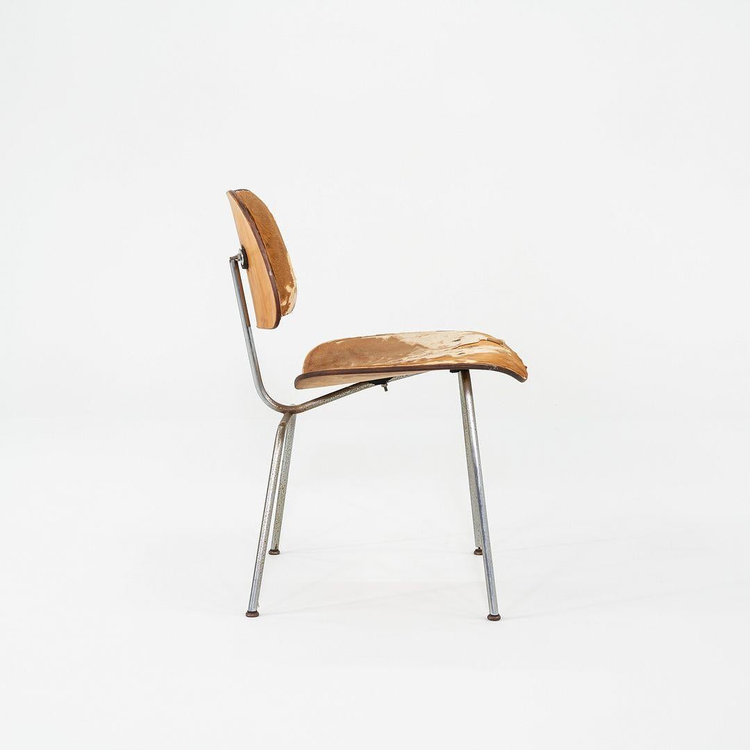 C. 1949 Sedia da pranzo Evans Eames DCM con tappezzeria originale in pelo e pelle in vendita 3