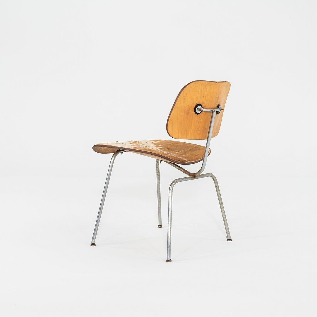 Moderno C. 1949 Sedia da pranzo Evans Eames DCM con tappezzeria originale in pelo e pelle in vendita