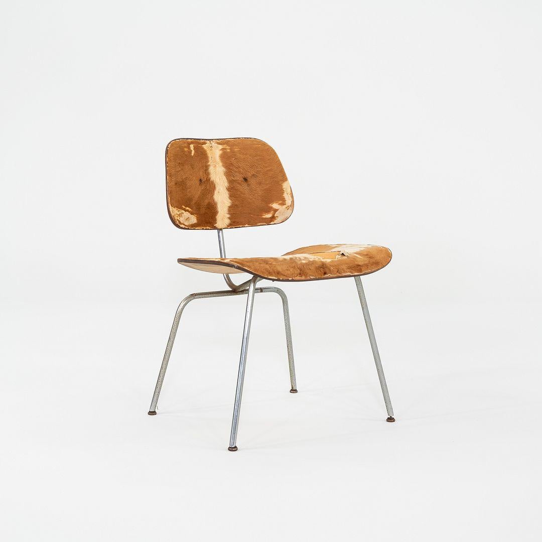 C. 1949 Sedia da pranzo Evans Eames DCM con tappezzeria originale in pelo e pelle in vendita 2