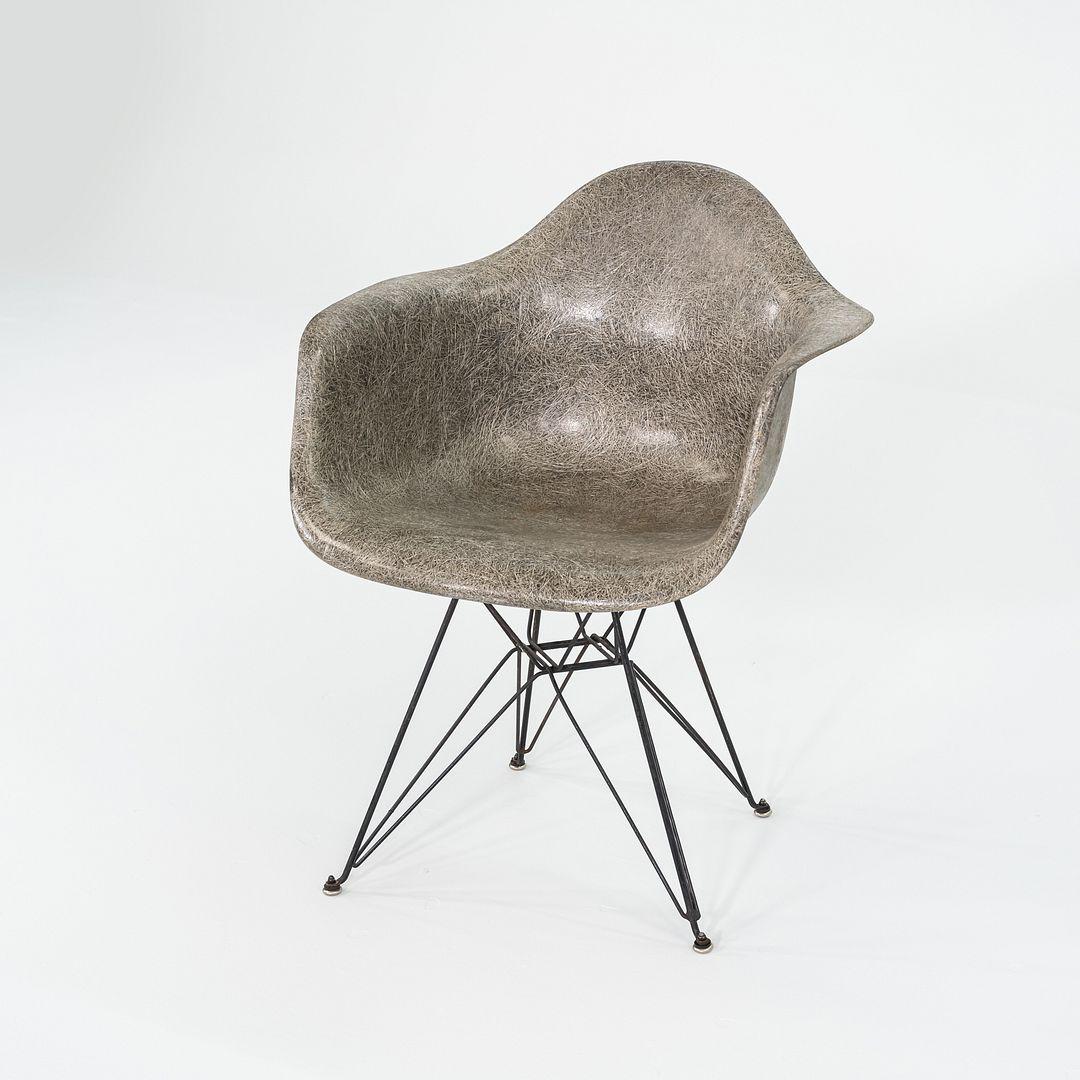 C. 1950 Herman Miller Eames Rope Edge DAR Arm Shell Chair in Elephant Hide Grey im Angebot 2