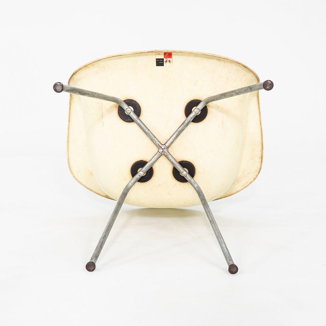 C. 1950 Herman Miller Eames Zenith SAX Sedia a conchiglia con braccio in fibra di vetro e bordo a corda in vendita 2