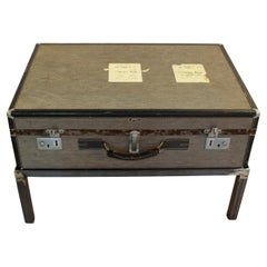 c. 1950er Jahre Hartmann Skymate Koffer auf Custom Coffee Table Height Stand
