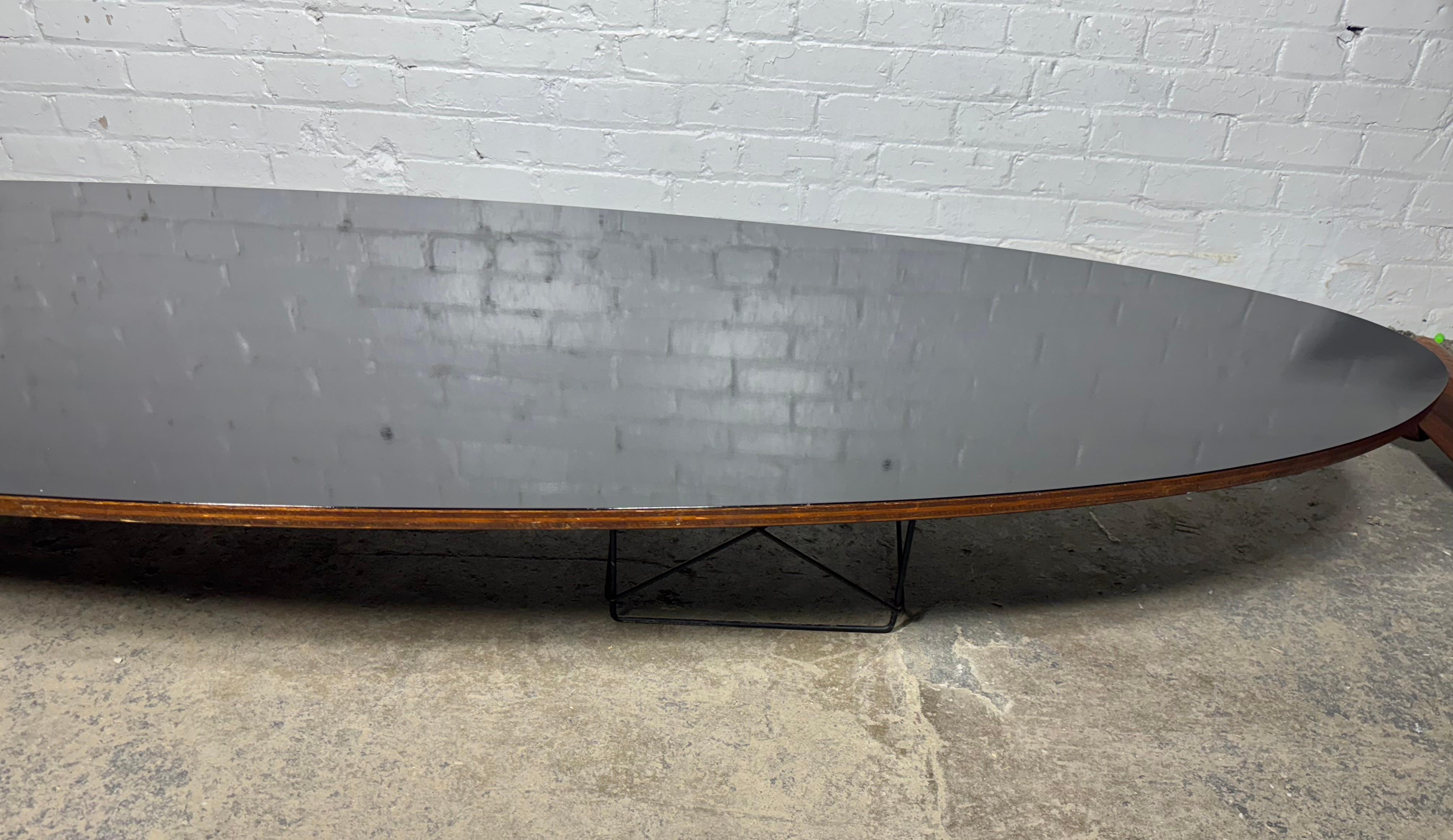 C. 1950er Herman Miller Eames ETR Surfboard Couchtisch aus schwarzem Laminat, Eames ETR im Angebot 5
