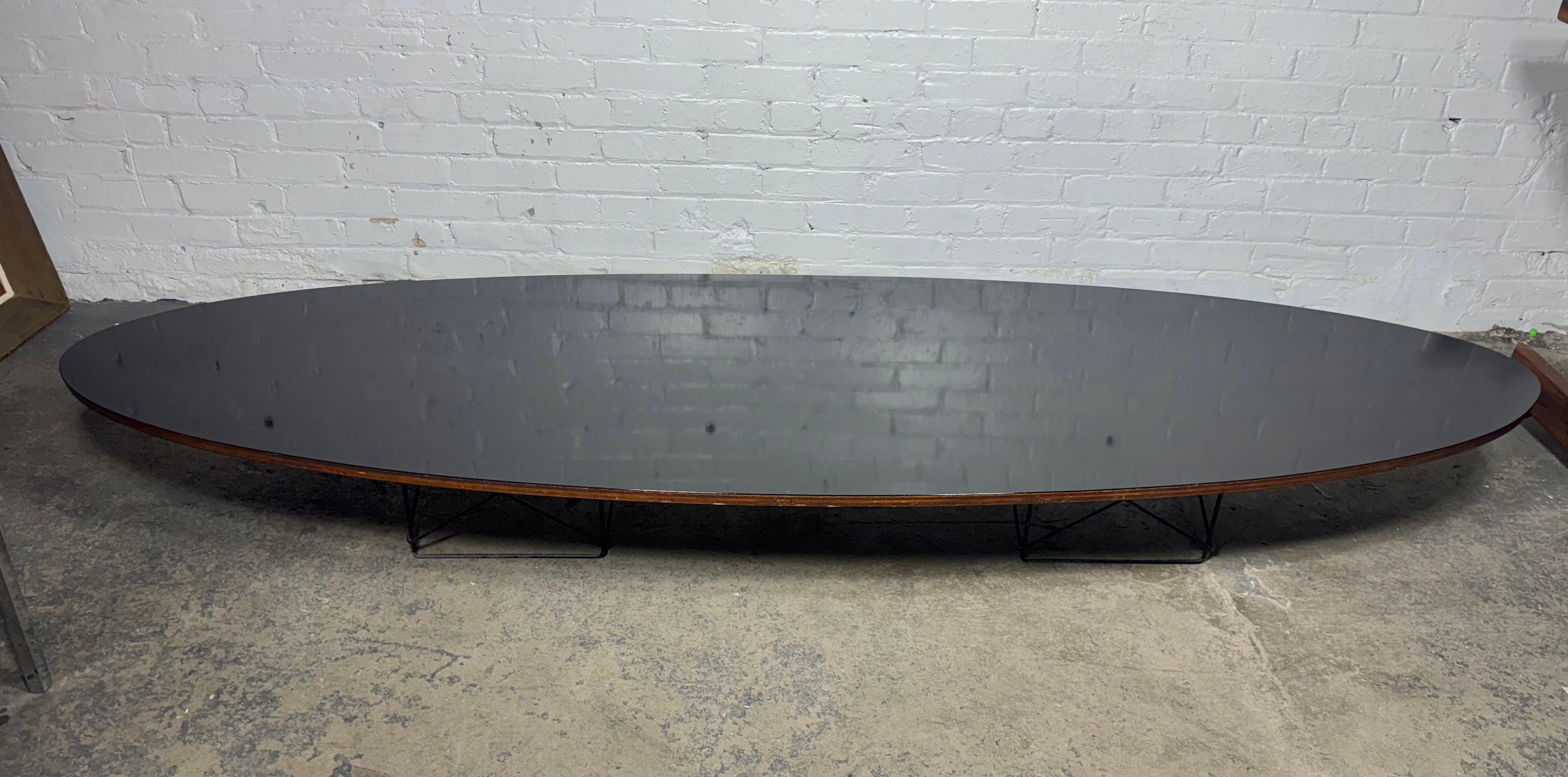 C. 1950er Herman Miller Eames ETR Surfboard Couchtisch aus schwarzem Laminat, Eames ETR im Angebot 7