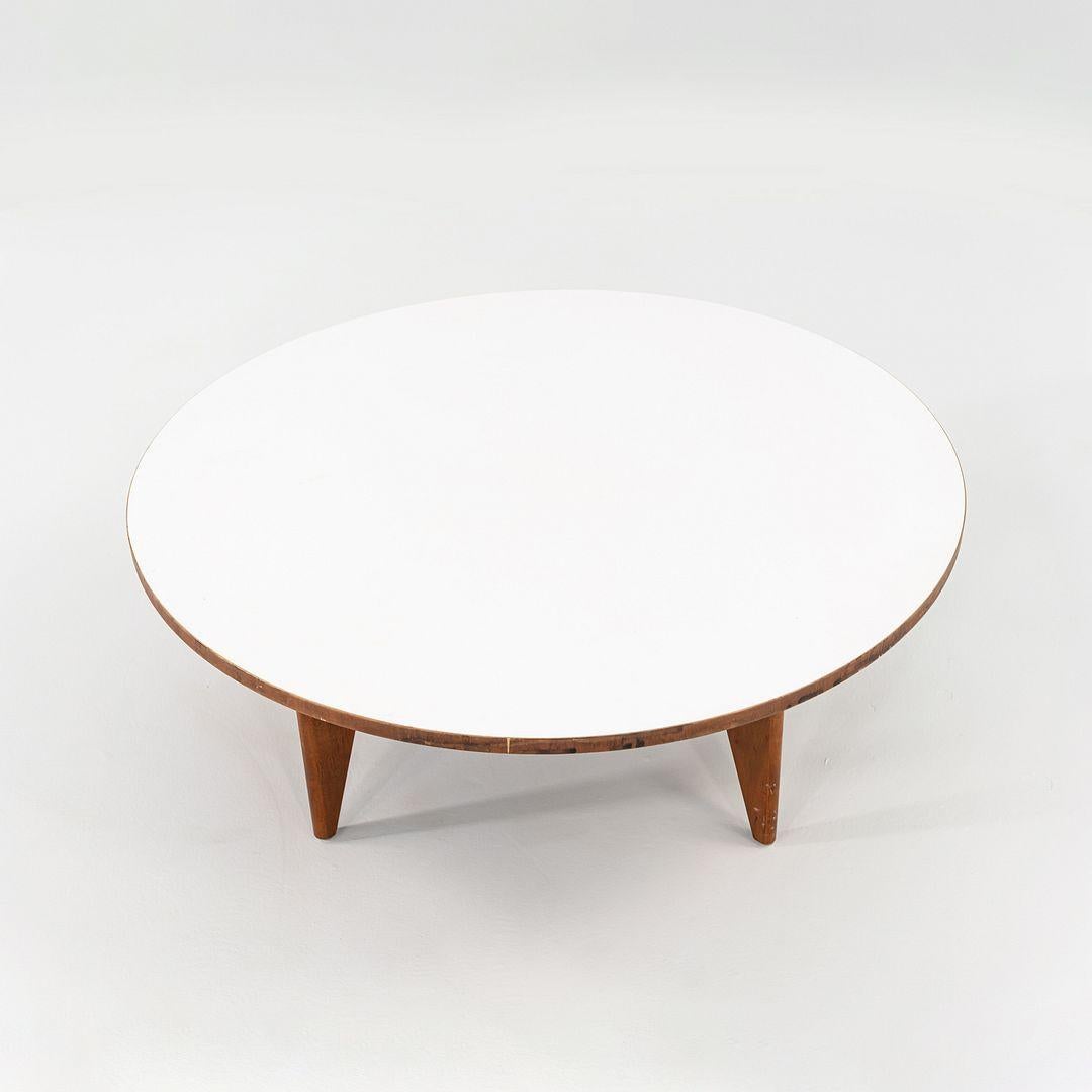 Moderne C. 1952 Table basse en bois Model No. 5059 de George Nelson pour Herman Miller en vente