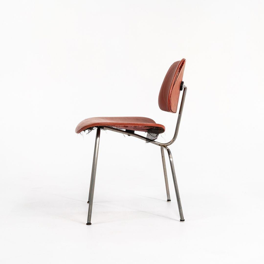 C. 1952 Seltener Herman Miller Evans Eames DCM Stuhl mit Originalpolsterung und Label (Moderne) im Angebot