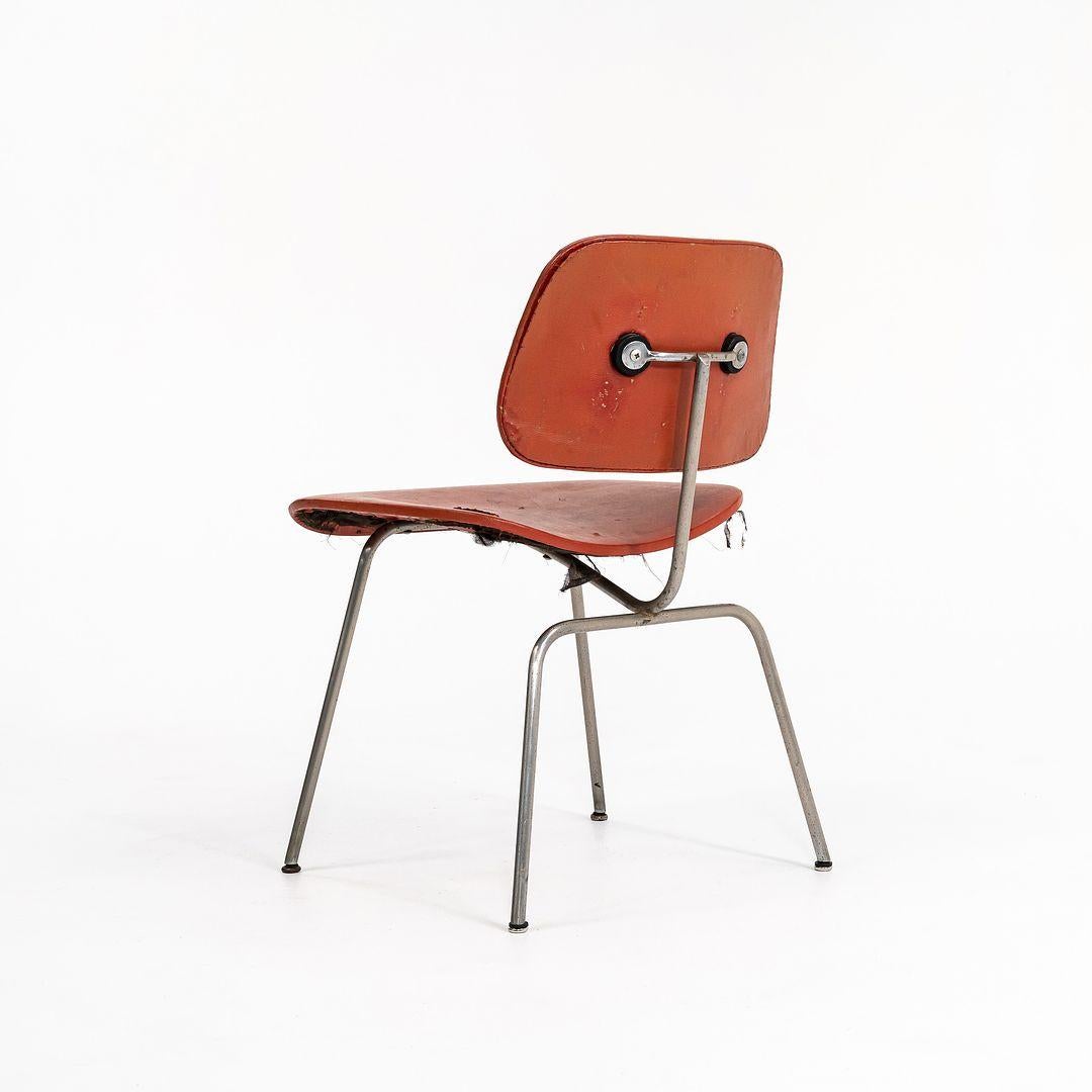 C. 1952 Seltener Herman Miller Evans Eames DCM Stuhl mit Originalpolsterung und Label (amerikanisch) im Angebot