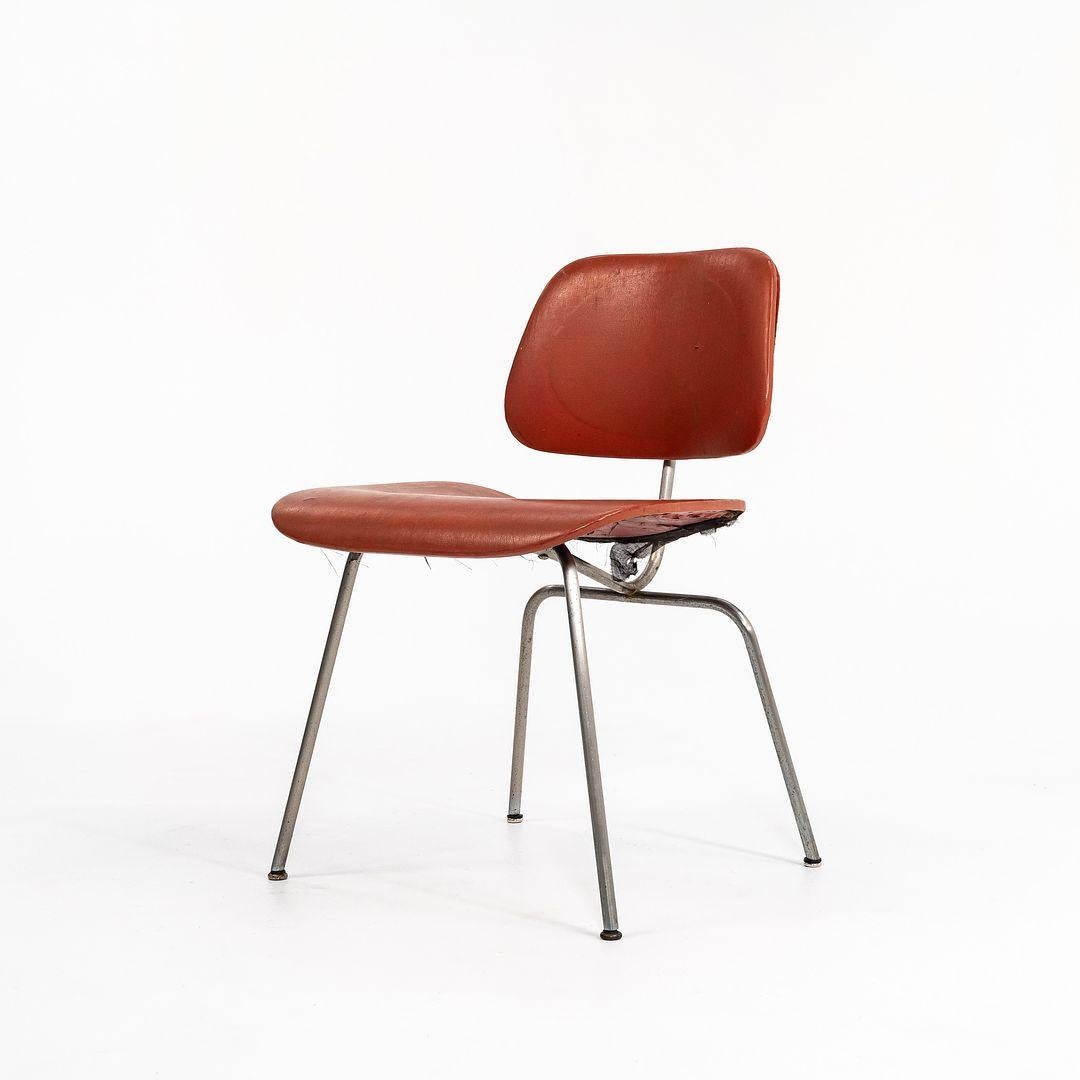 C. 1952 Seltener Herman Miller Evans Eames DCM Stuhl mit Originalpolsterung und Label im Zustand „Gut“ im Angebot in Philadelphia, PA