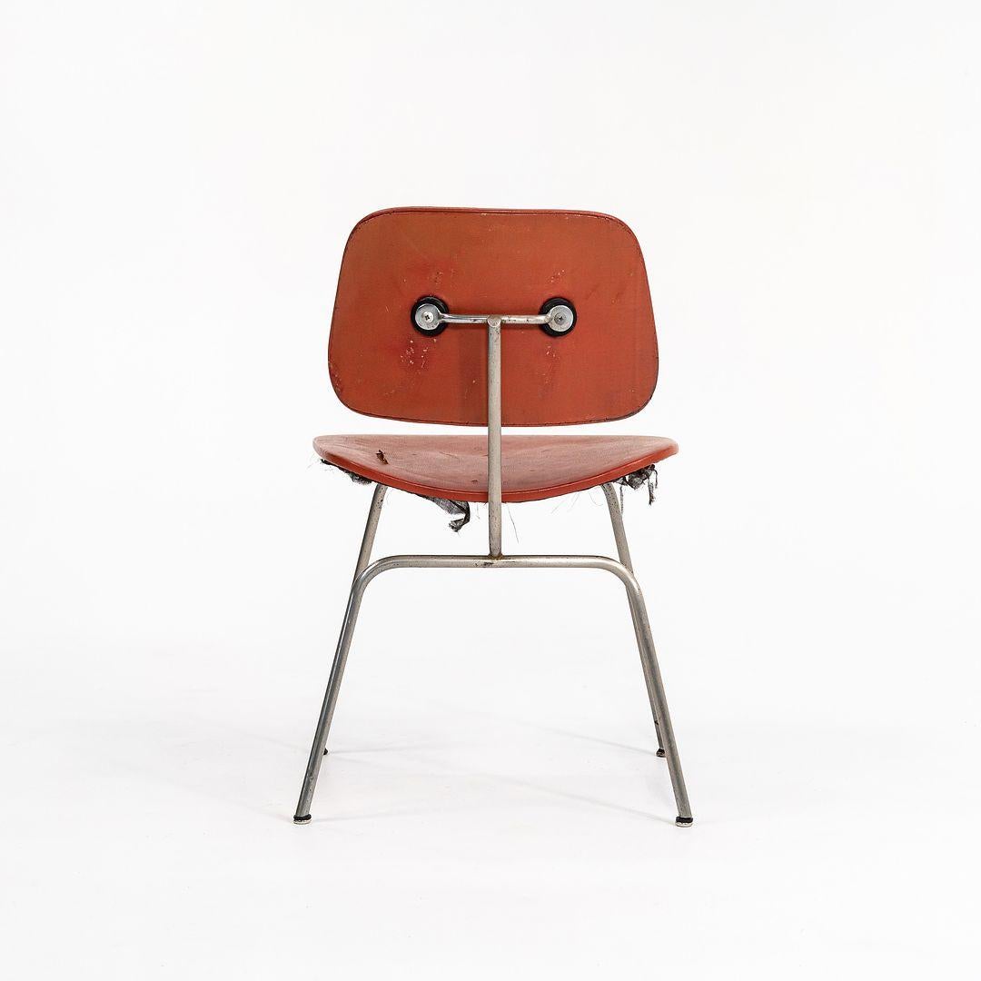 C. 1952 Seltener Herman Miller Evans Eames DCM Stuhl mit Originalpolsterung und Label (Mitte des 20. Jahrhunderts) im Angebot