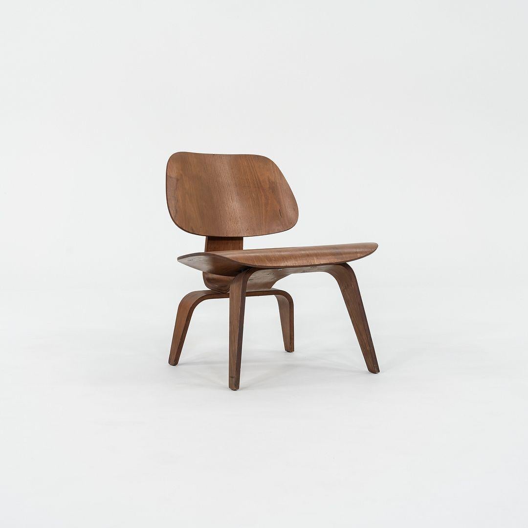 C. 1953 Charles and Ray Eames for Herman Miller LCW Lounge Chair in Walnut (Chaise longue en noyer) en vente 1