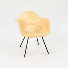 C. 1953 Herman Miller Eames Fiberglass Arm Shell MAX Chair with Black X Base