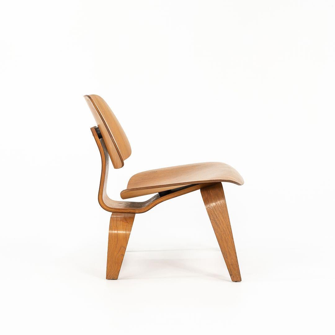 C. 1953 Silla Eames LCW Lounge de Herman Miller en fresno calicó mediados del siglo XX en venta