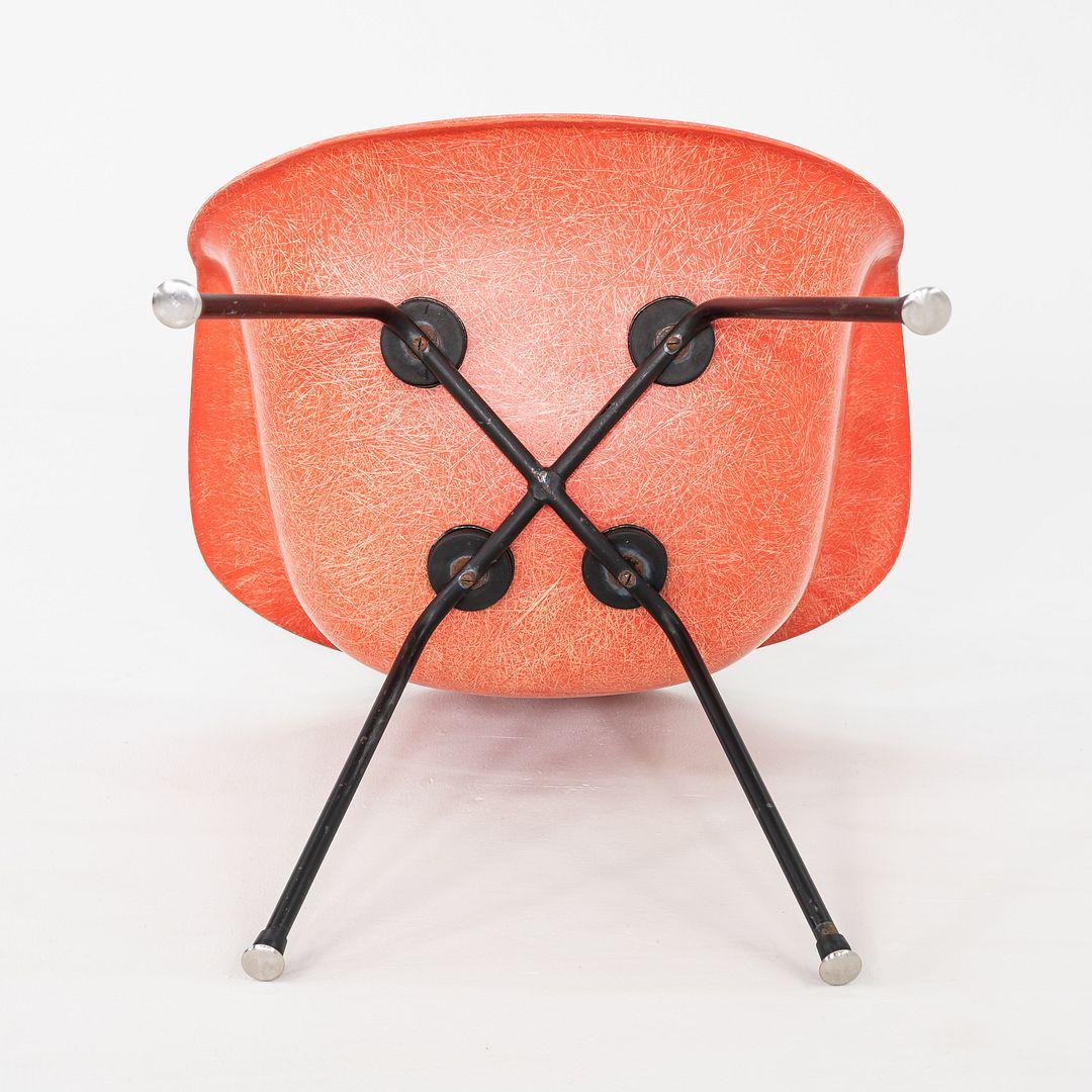 C. 1953 Coppia di sedie Herman Miller Eames Zenith MAX in fibra di vetro con bracci a conchiglia in vendita 4