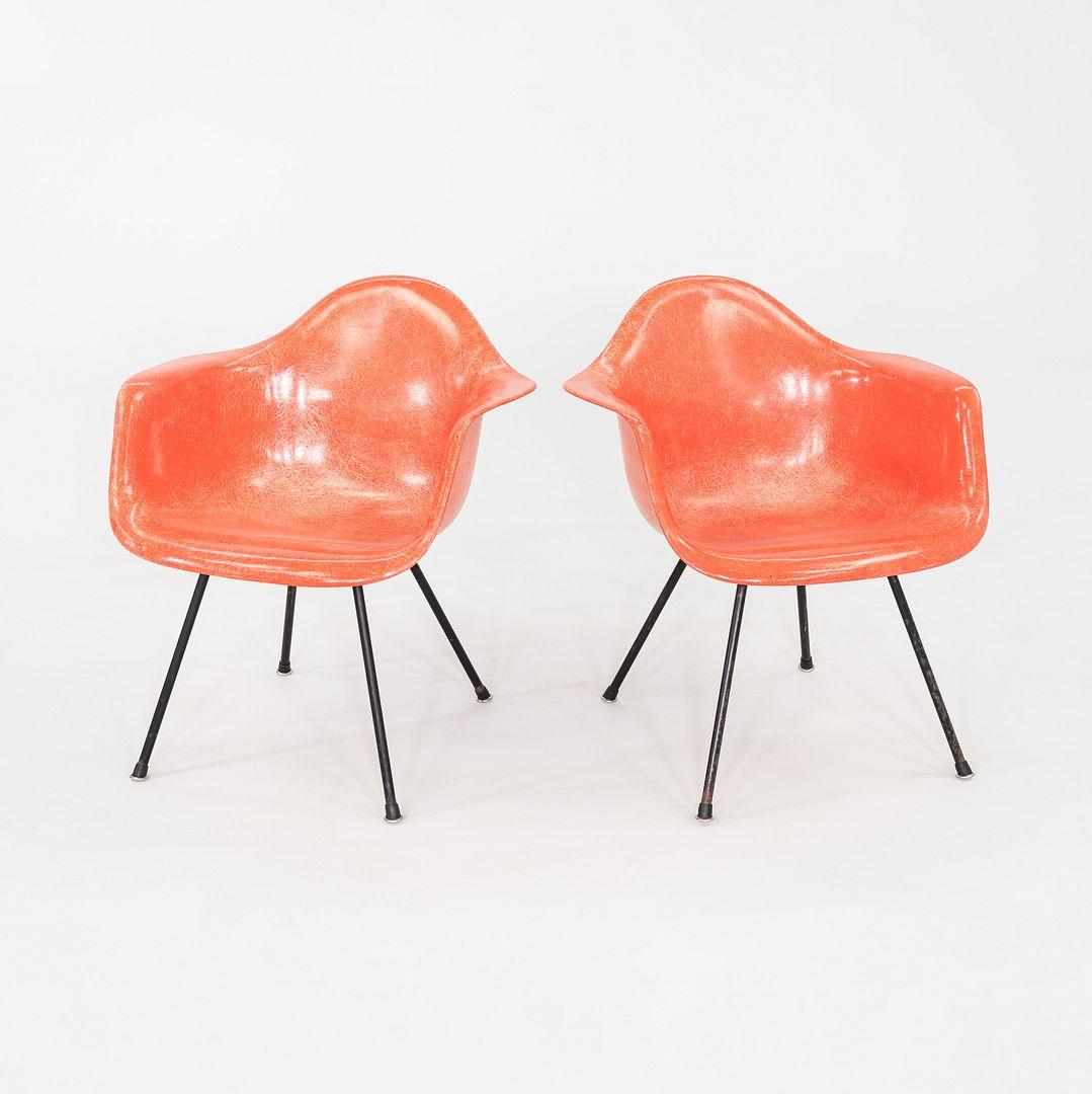 Americano C. 1953 Coppia di sedie Herman Miller Eames Zenith MAX in fibra di vetro con bracci a conchiglia in vendita
