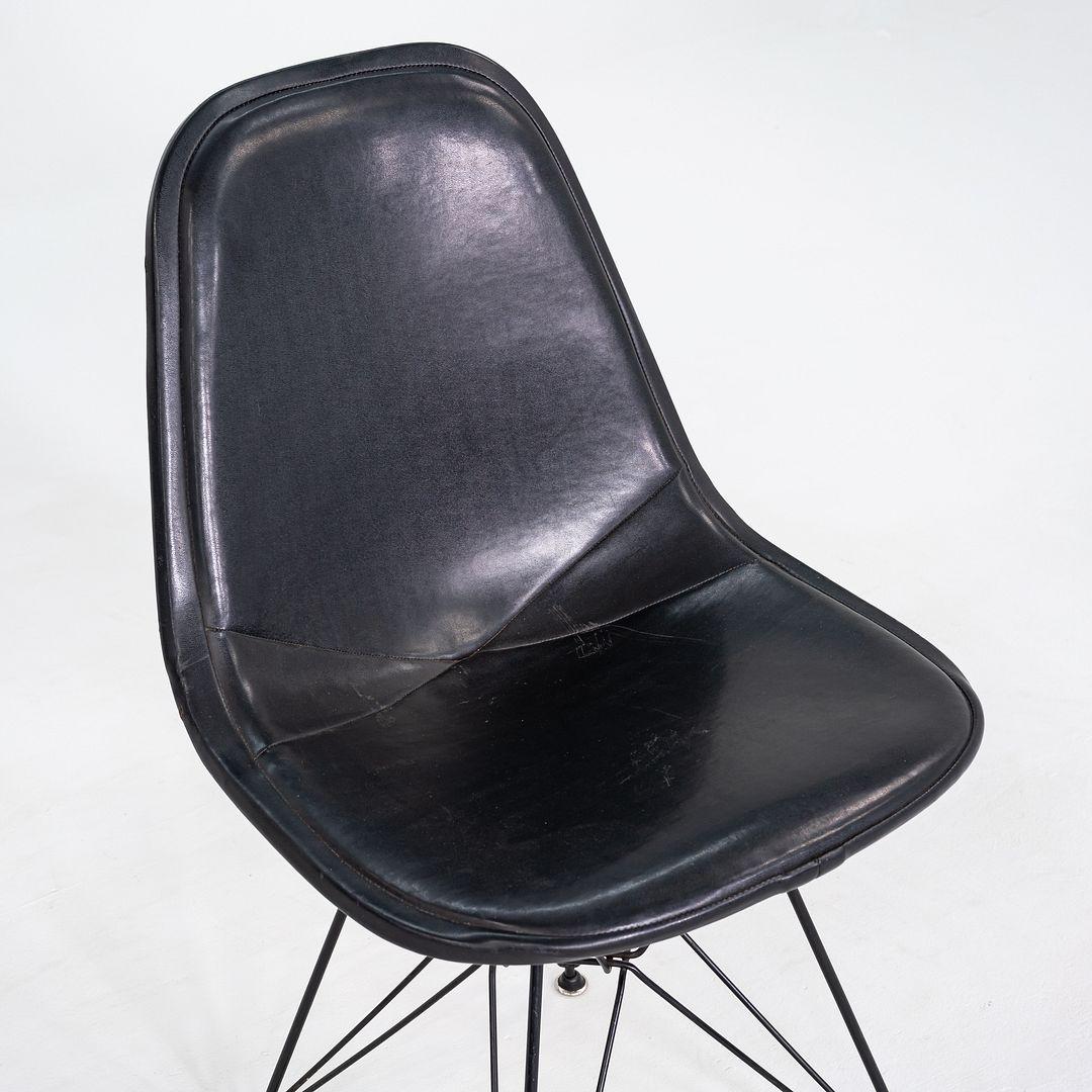 C. 1954 Herman Miller Eames DKR-1 Wire Dining Side Chair avec Naugahyde noir en vente 5