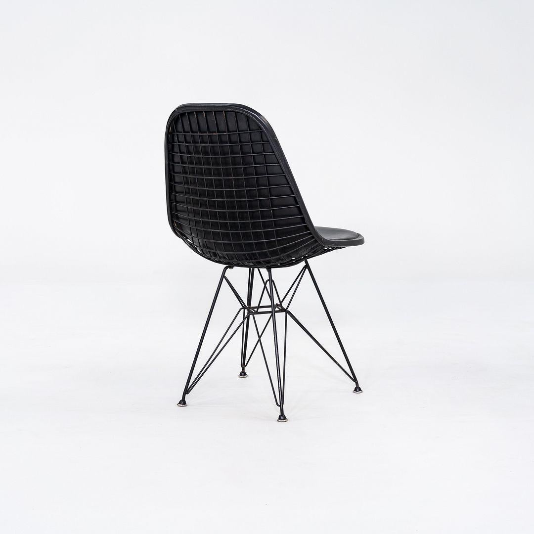 C. 1954 Herman Miller Eames DKR-1 Wire Dining Side Chair avec Naugahyde noir en vente 1