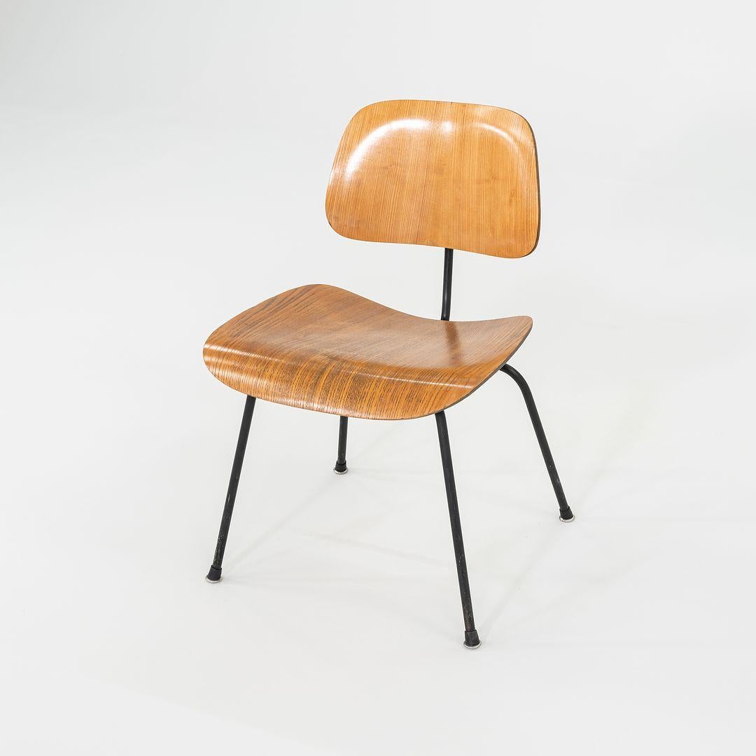 C. 1954 Set di quattro sedie da pranzo Herman Miller Eames DCM in frassino calico e steele in vendita 3