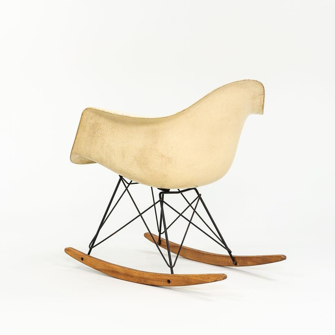 C. 1956 Herman Miller Eames RAR Rocking Arm Chair in Parchment Fiberglass For Sale 3