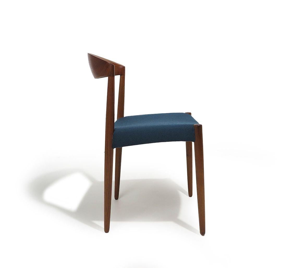 c. 1956 Knud Andersen - Sedie da pranzo danesi in teak con lana verde acqua, set di dieci (10) in vendita 2