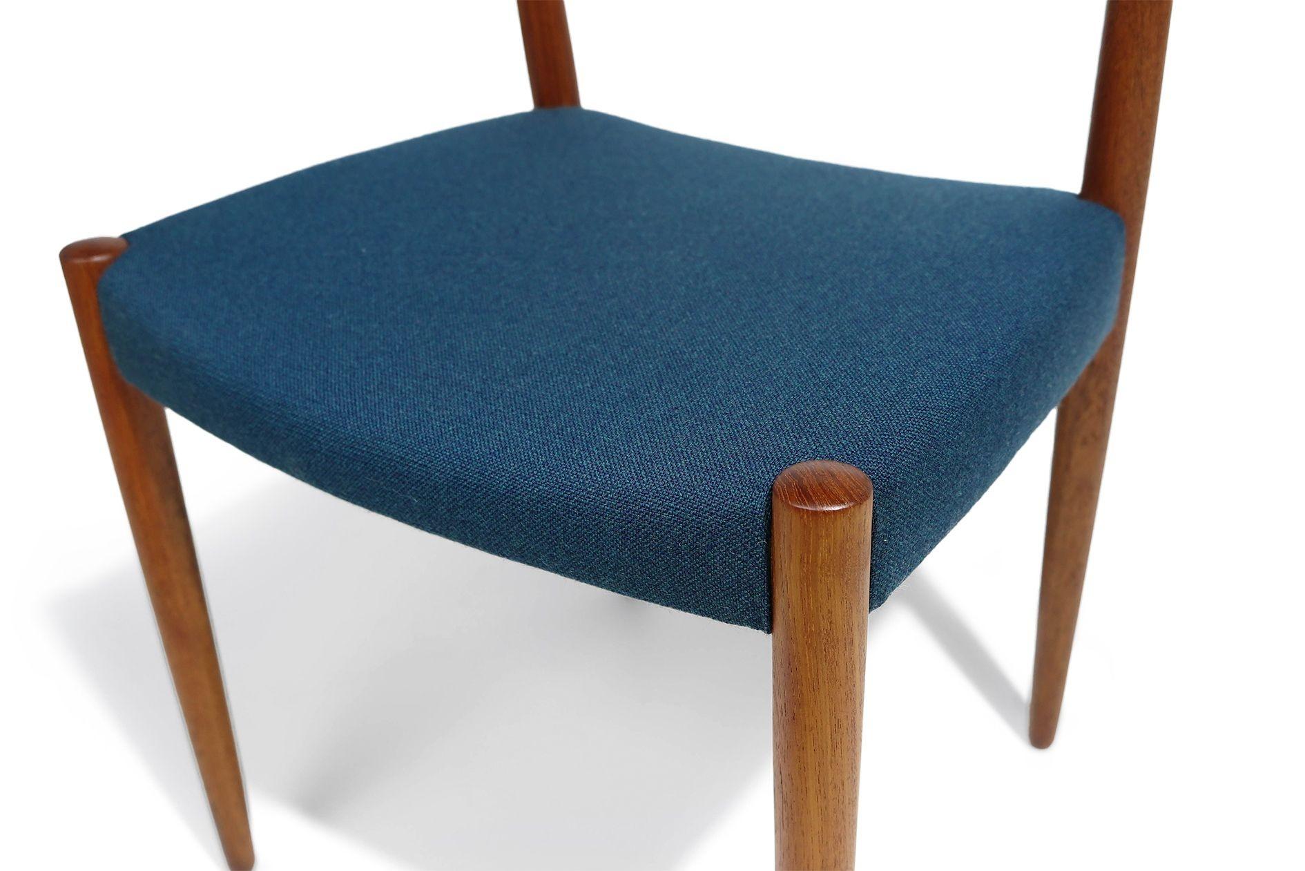 c. 1956 Knud Andersen - Sedie da pranzo danesi in teak con lana verde acqua, set di dieci (10) in vendita 3