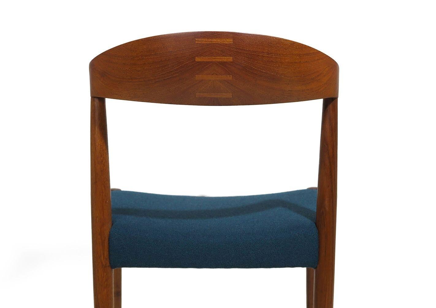 c. 1956 Knud Andersen - Sedie da pranzo danesi in teak con lana verde acqua, set di dieci (10) in vendita 6