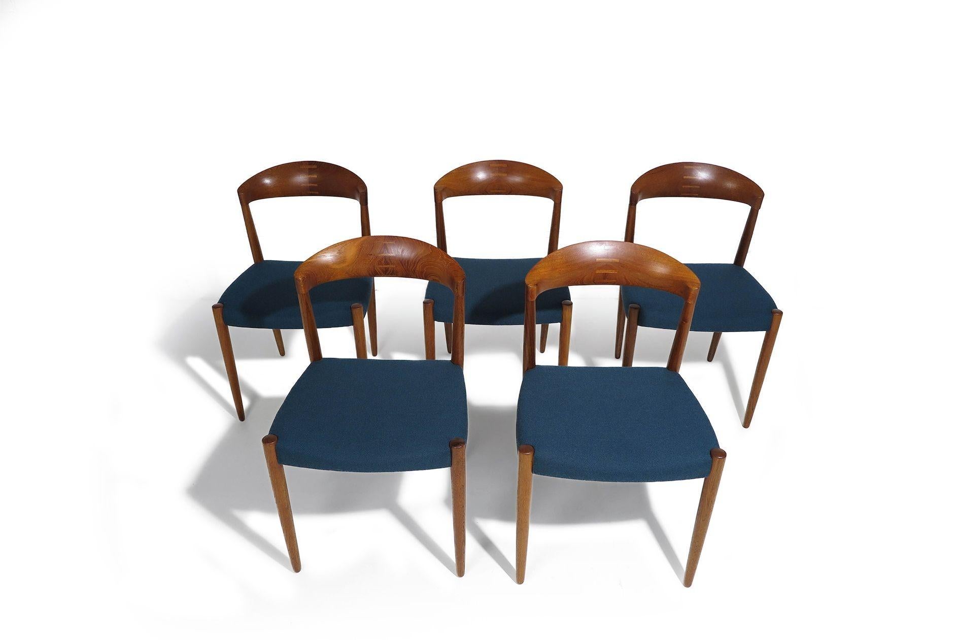 c. 1956 Knud Andersen - Sedie da pranzo danesi in teak con lana verde acqua, set di dieci (10) In condizioni ottime in vendita a Oakland, CA