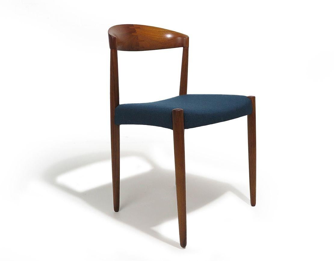 Teak c. 1956 Knud Andersen - Sedie da pranzo danesi in teak con lana verde acqua, set di dieci (10) in vendita