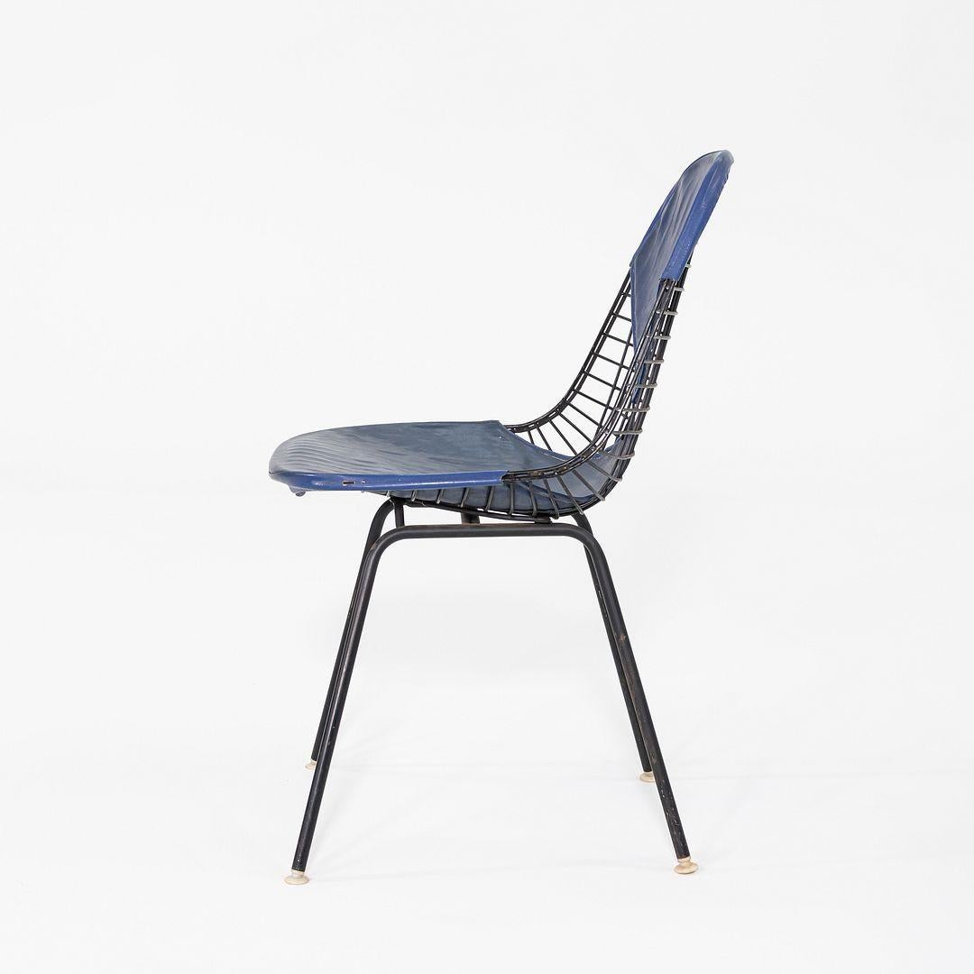 Américain C. 1957 Herman Miller Eames Wire DKX-1 en acier noir avec Bikini Pad en vente