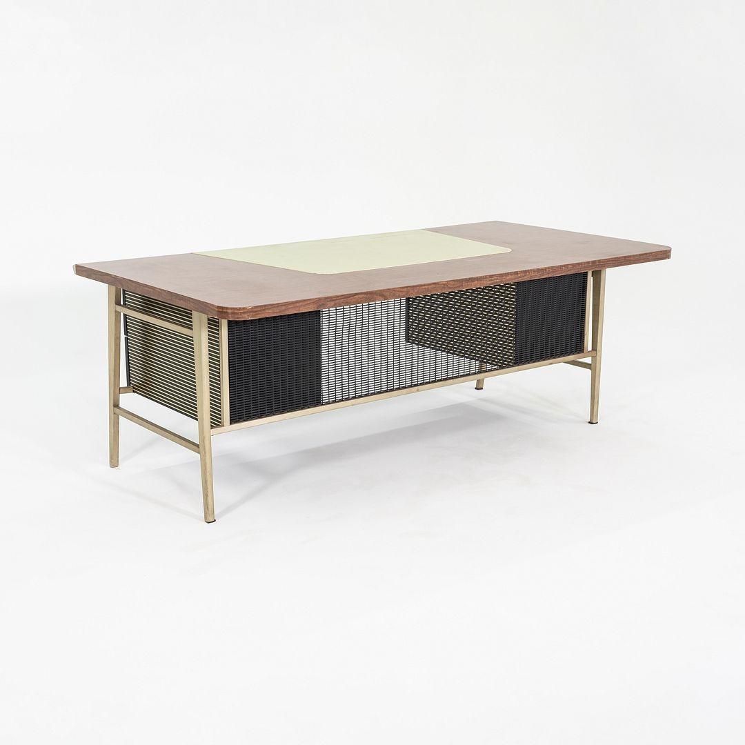 Mid-20th Century C. 1958 Gordon Bunshaft of SOM / Alcoa / GF Studios Italic Desk For Sale