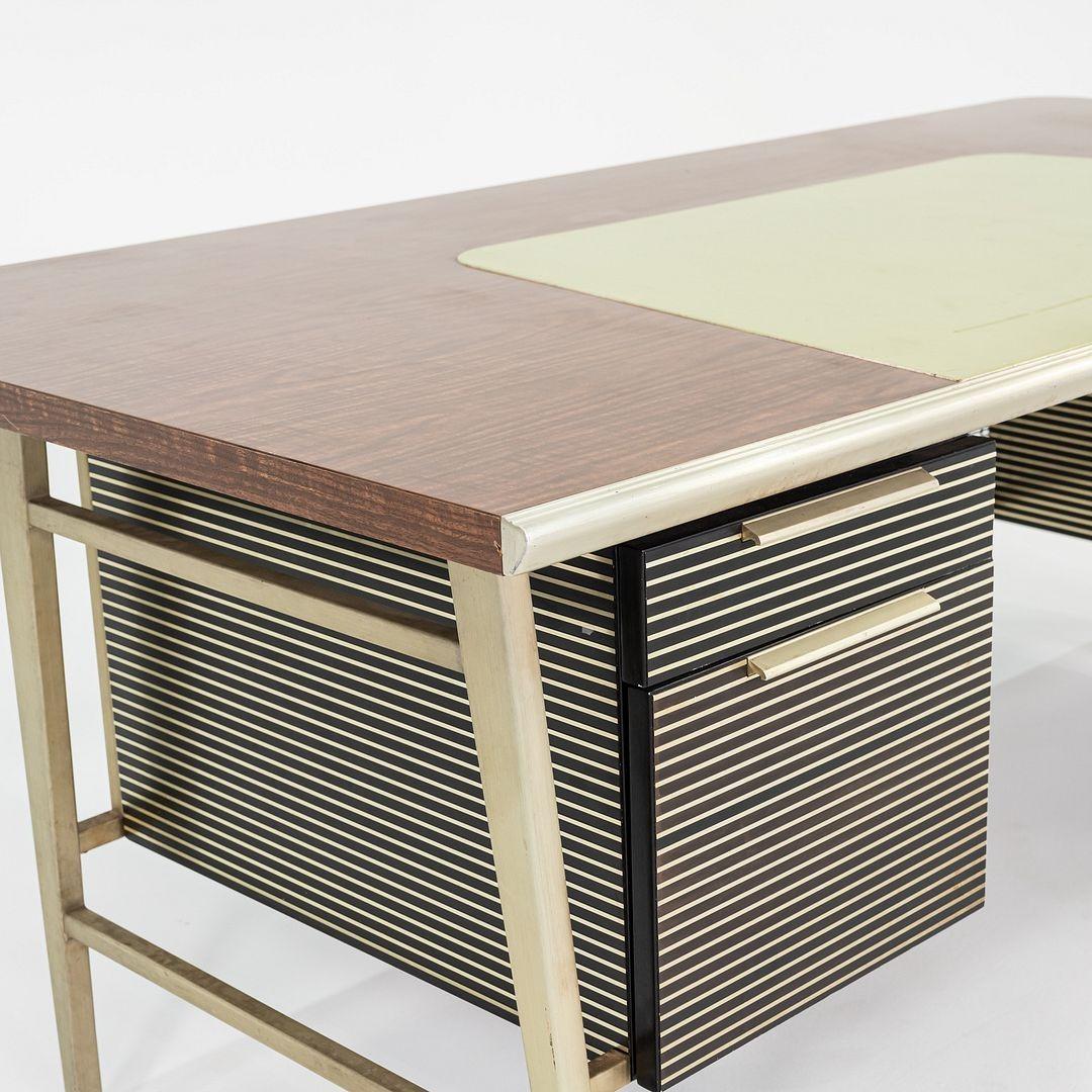 C. 1958 Gordon Bunshaft of SOM / Alcoa / GF Studios Italic Desk For Sale 1