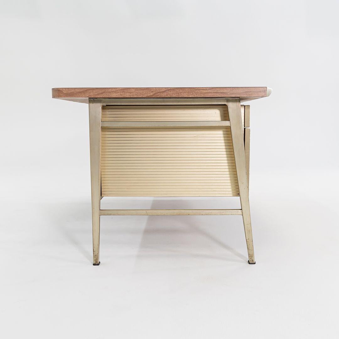 C. 1958 Gordon Bunshaft di SOM / ALCOA / GF Studios Italic Desk in vendita 2