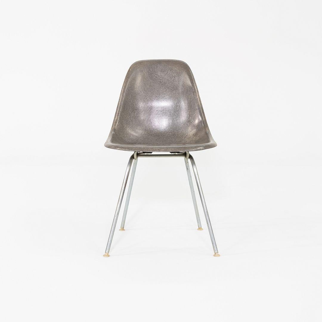 C. 1958 Chaise de salle à manger en fibre de verre Eames d'A. Miller, gris peau d'éléphant en vente 1