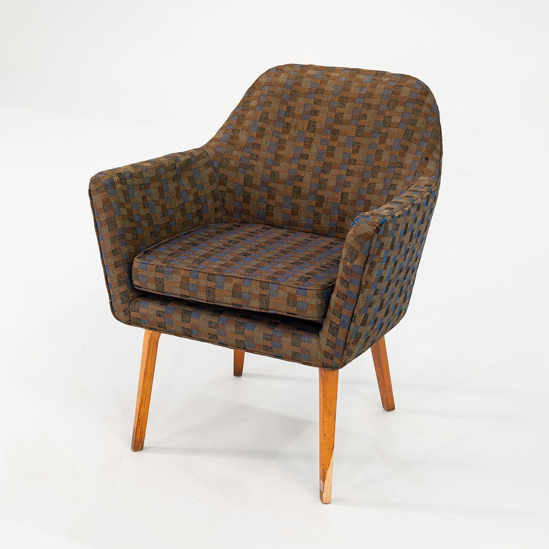 Si tratta di un'insolita coppia di poltrone Florence Knoll, modello 84 ULB, disegnate inizialmente da Florence Knoll nel 1956. La datazione di questa coppia risale al 1958 circa e il prezzo indicato include la coppia. Sono tutti originali, con gambe