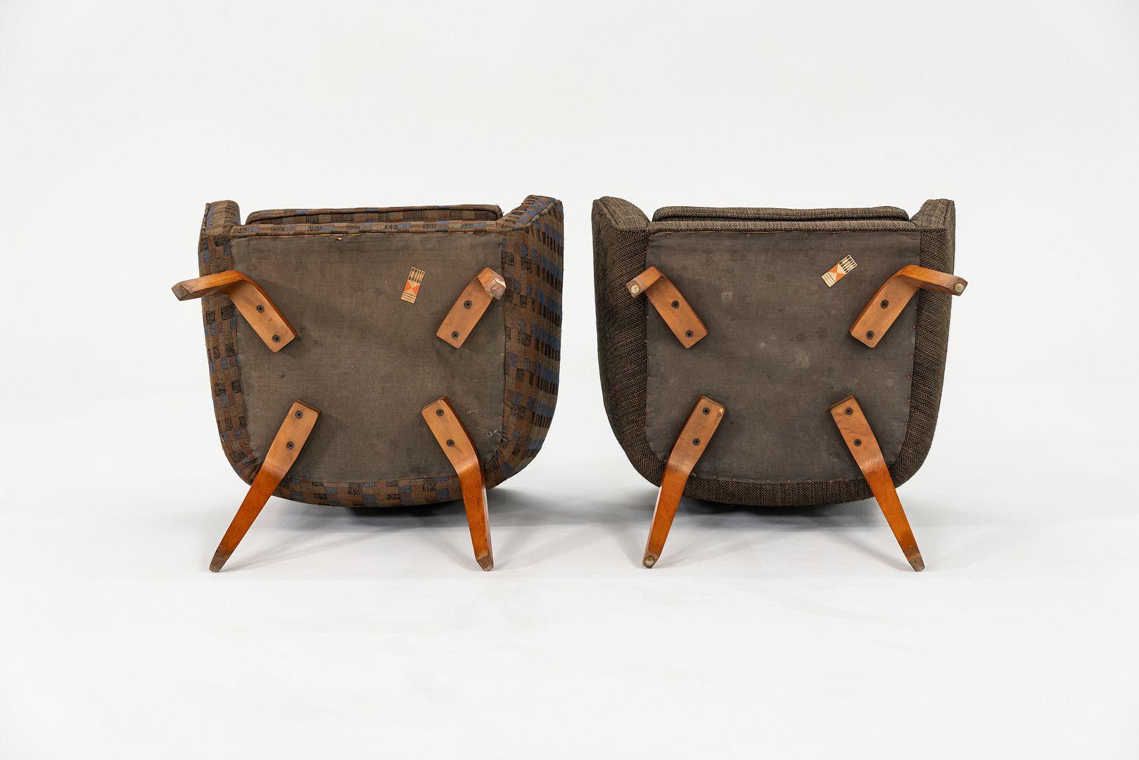 Metà XX secolo C. 1958 Coppia di poltrone da salotto Florence Knoll 84 ULB in tessuto e Wood in vendita