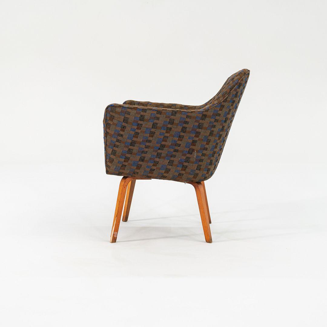 C. 1958 Coppia di poltrone da salotto Florence Knoll 84 ULB in tessuto e Wood in vendita 1