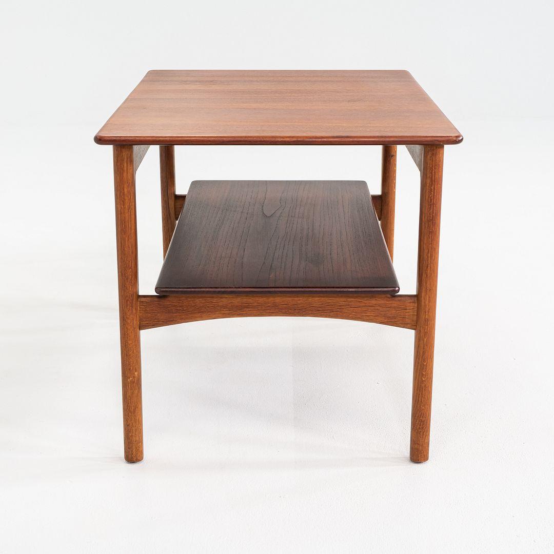C. 1959 Hans Wegner for Johannes Hansen Teak and Oak End / Side Table en vente 1