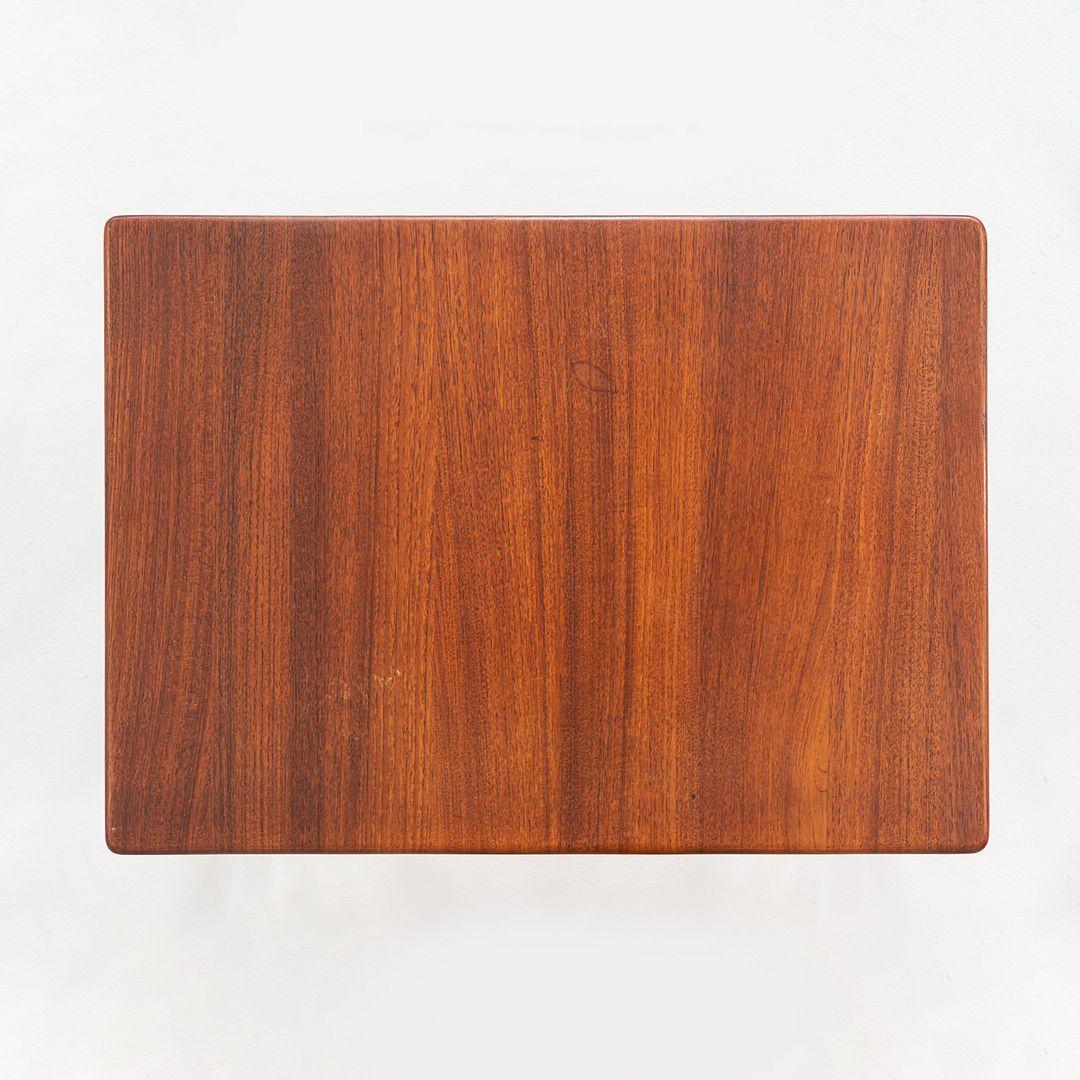 C. 1959 Hans Wegner for Johannes Hansen Teak and Oak End / Side Table en vente 2